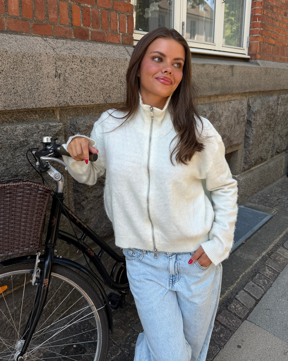 SOFIE ZIP KNIT i off-white fra DinVintageShop