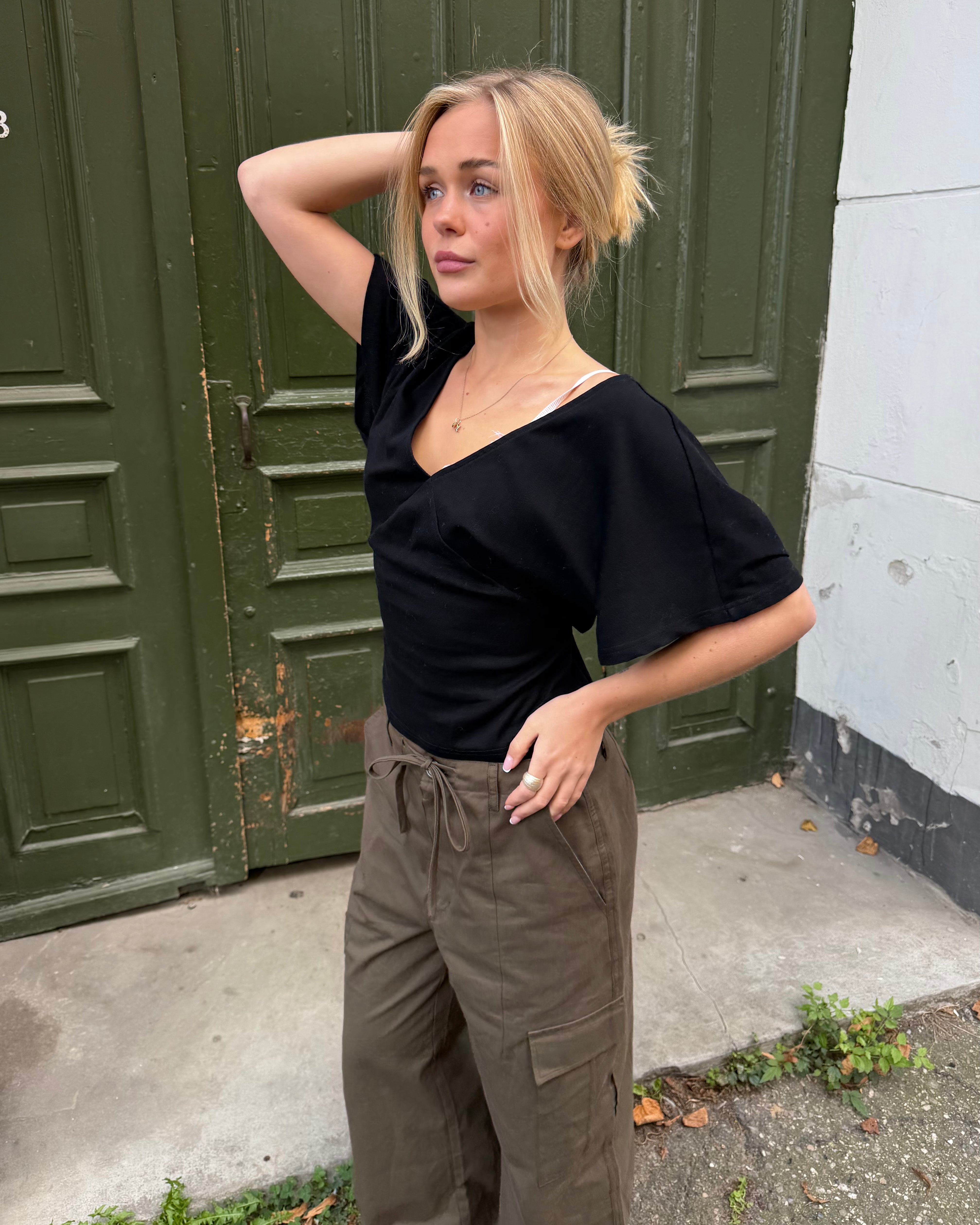 NILLIE TOP - BLACK