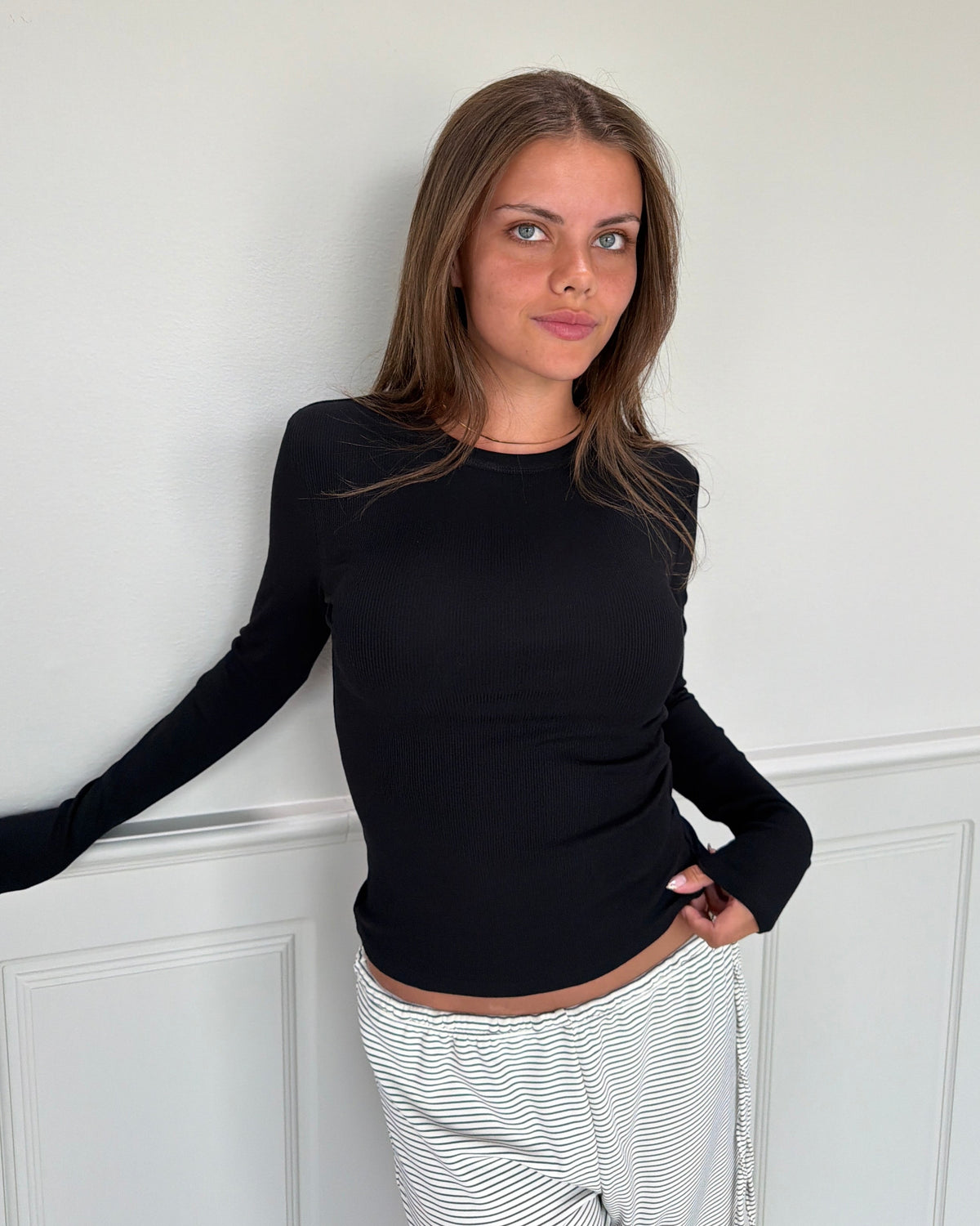 TILDE LANGÆRMET T-SHIRT - BLACK