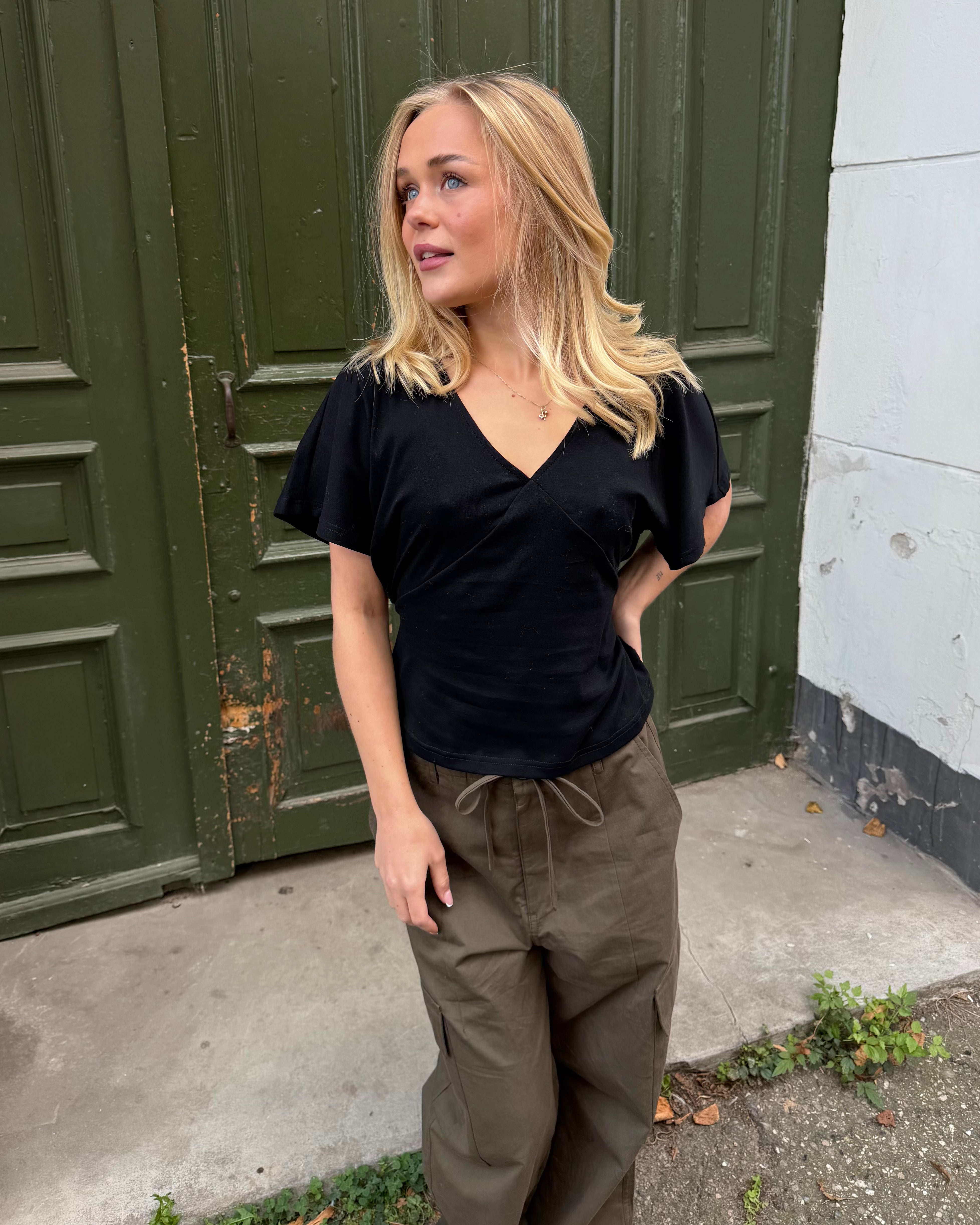 NILLIE TOP - BLACK