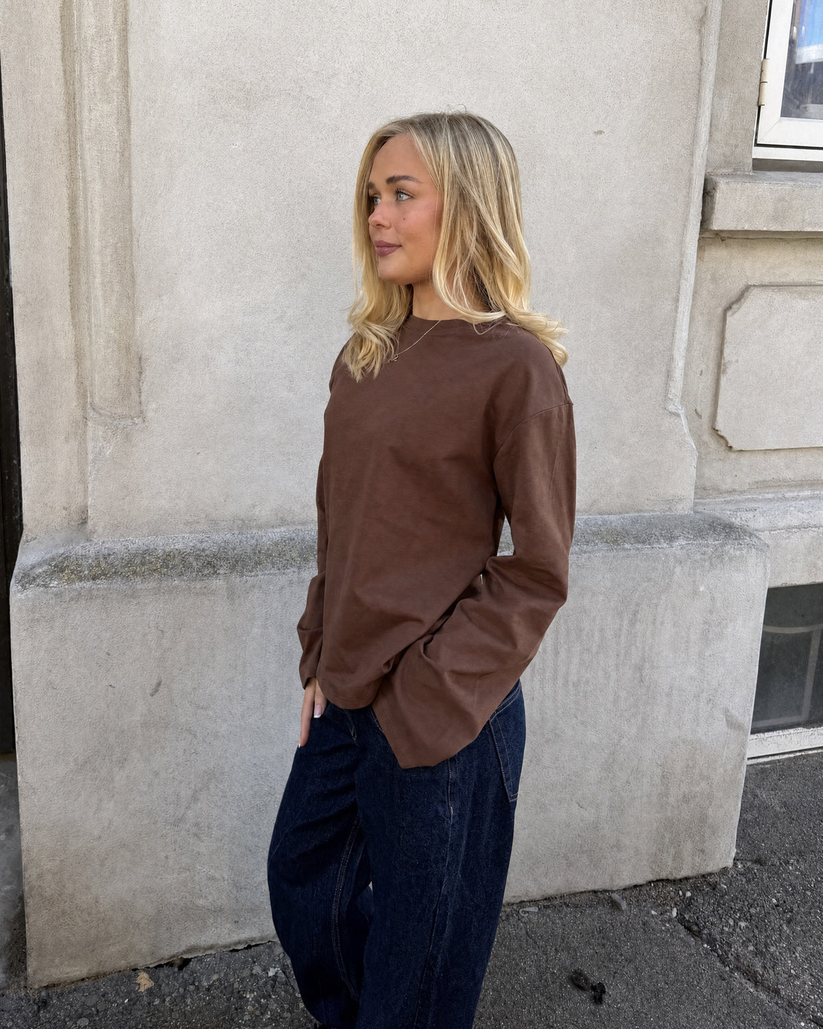 MYNTE TEE - BROWN - Dinvintageshop